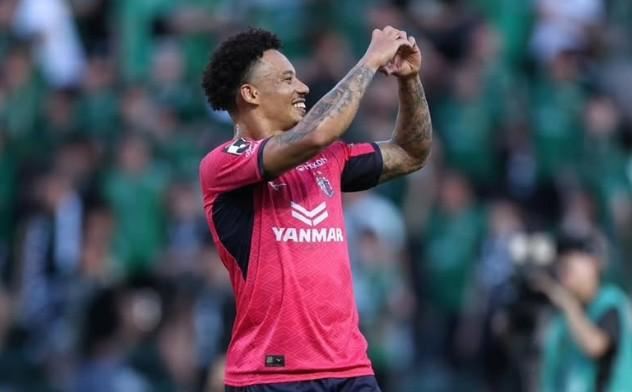 记者：今年租借效力大阪樱花的拉斐尔正与一家中国俱乐部谈判