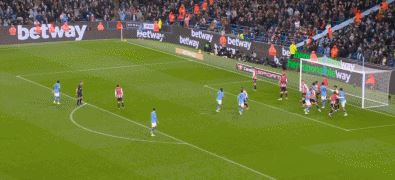 曼城2-0布伦特福德晋级英联杯四强，谢尔基、萨维尼奥建功