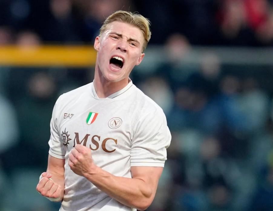 那不勒斯总监：会尽全力买断霍伊伦，现在看只需走个形式